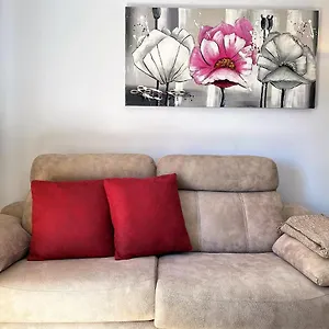 https://triton-apartments-casasol.es-andalucia.com
